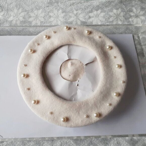 Minakolife wool beige beret w  pearl embellishment - Picture 4 of 4